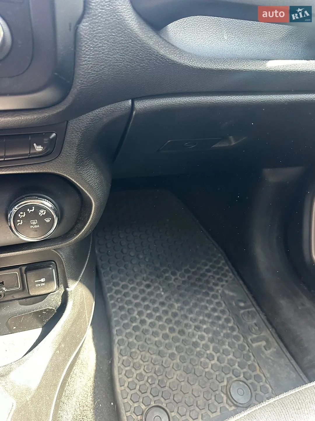 2015 Jeep Renegade - мініатюра 27