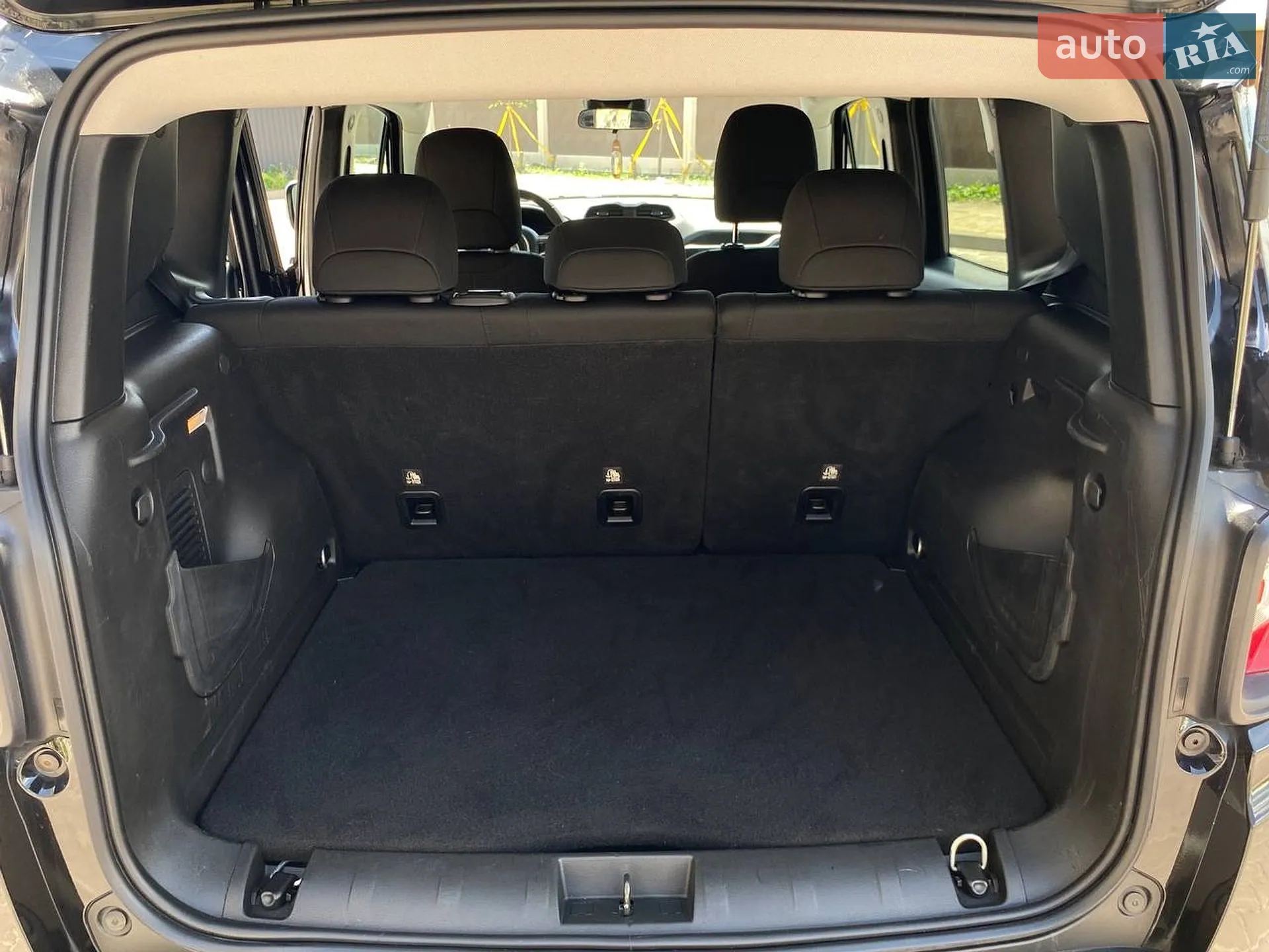 Jeep Renegade 2021 VIN ZACNJCBB5MPN11980 фото оголошення 13 з 16