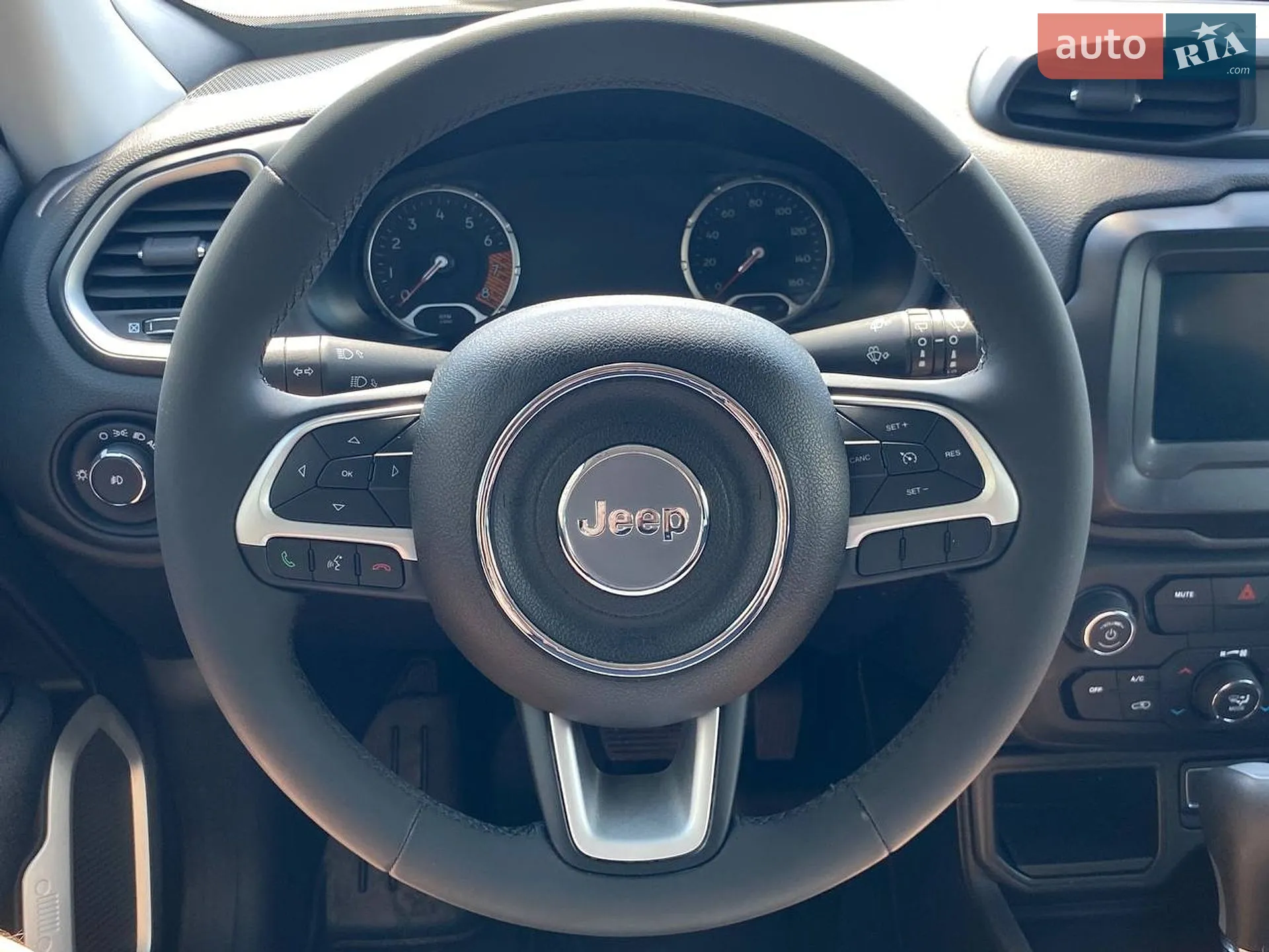 Jeep Renegade 2021 VIN ZACNJCBB5MPN11980 фото оголошення 11 з 16