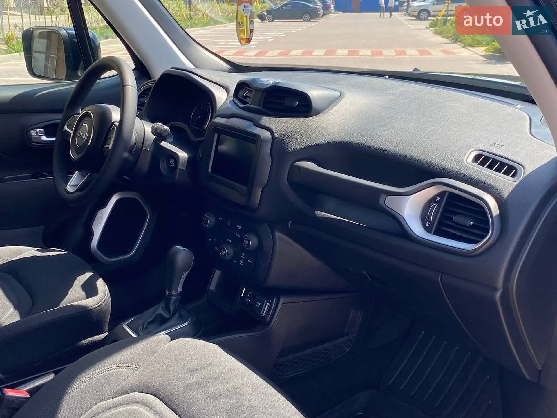 Jeep Renegade 2021 VIN ZACNJCBB5MPN11980 фото оголошення 9 з 16