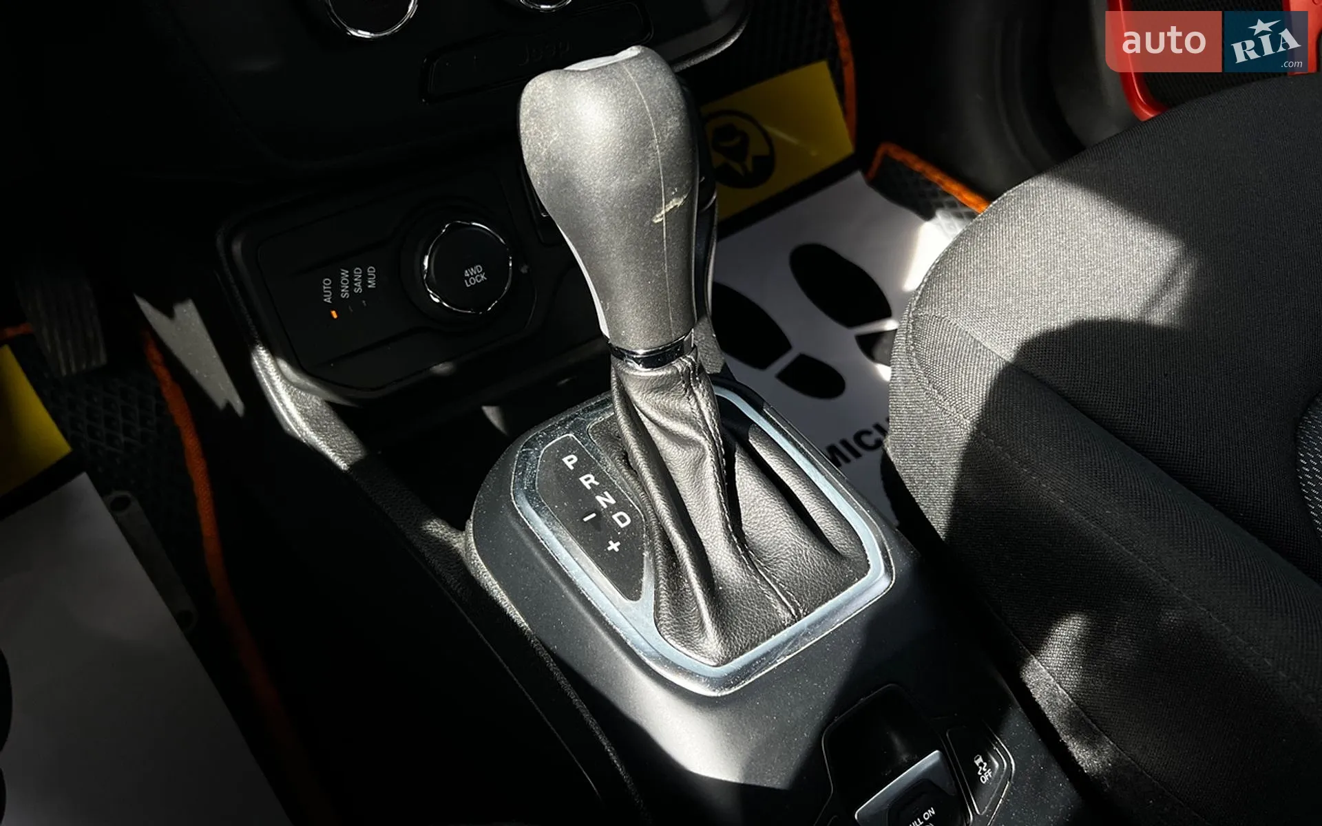 Jeep Renegade 2018 VIN ZACCJBAB6JPH48379 фото оголошення 18 з 22