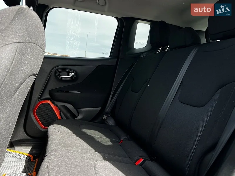 Jeep Renegade 2018 VIN ZACCJBAB6JPH48379 фото оголошення 22 з 64