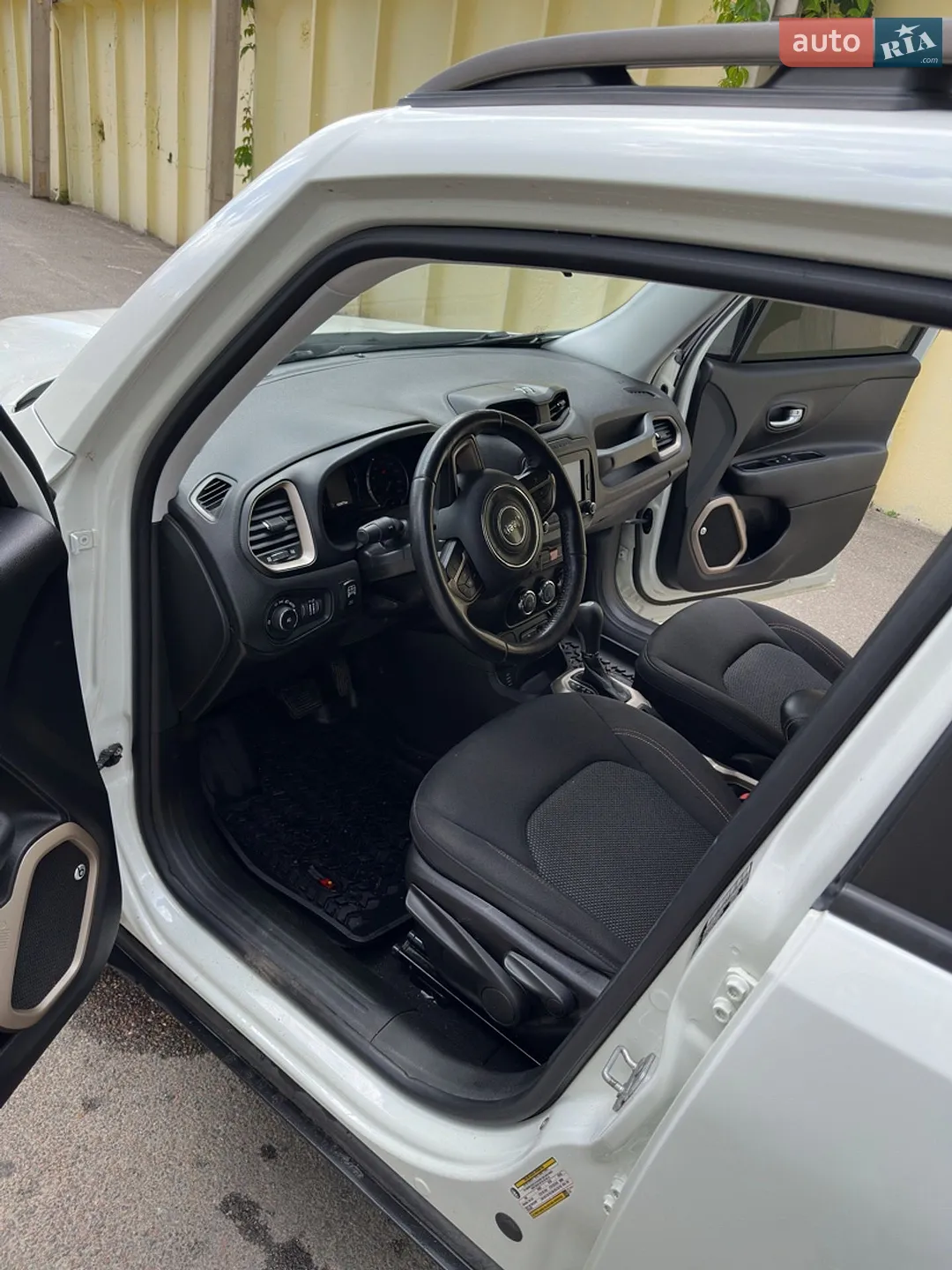 2016 Jeep Renegade - мініатюра 11