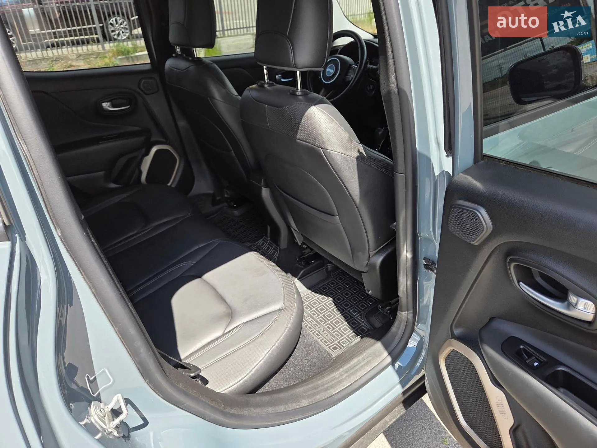 2016 Jeep Renegade - мініатюра 17