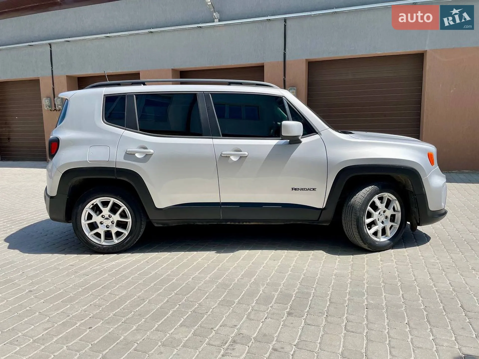 Jeep Renegade 2020 VIN ZACNJABB4LPL50170 фото оголошення 8 з 20