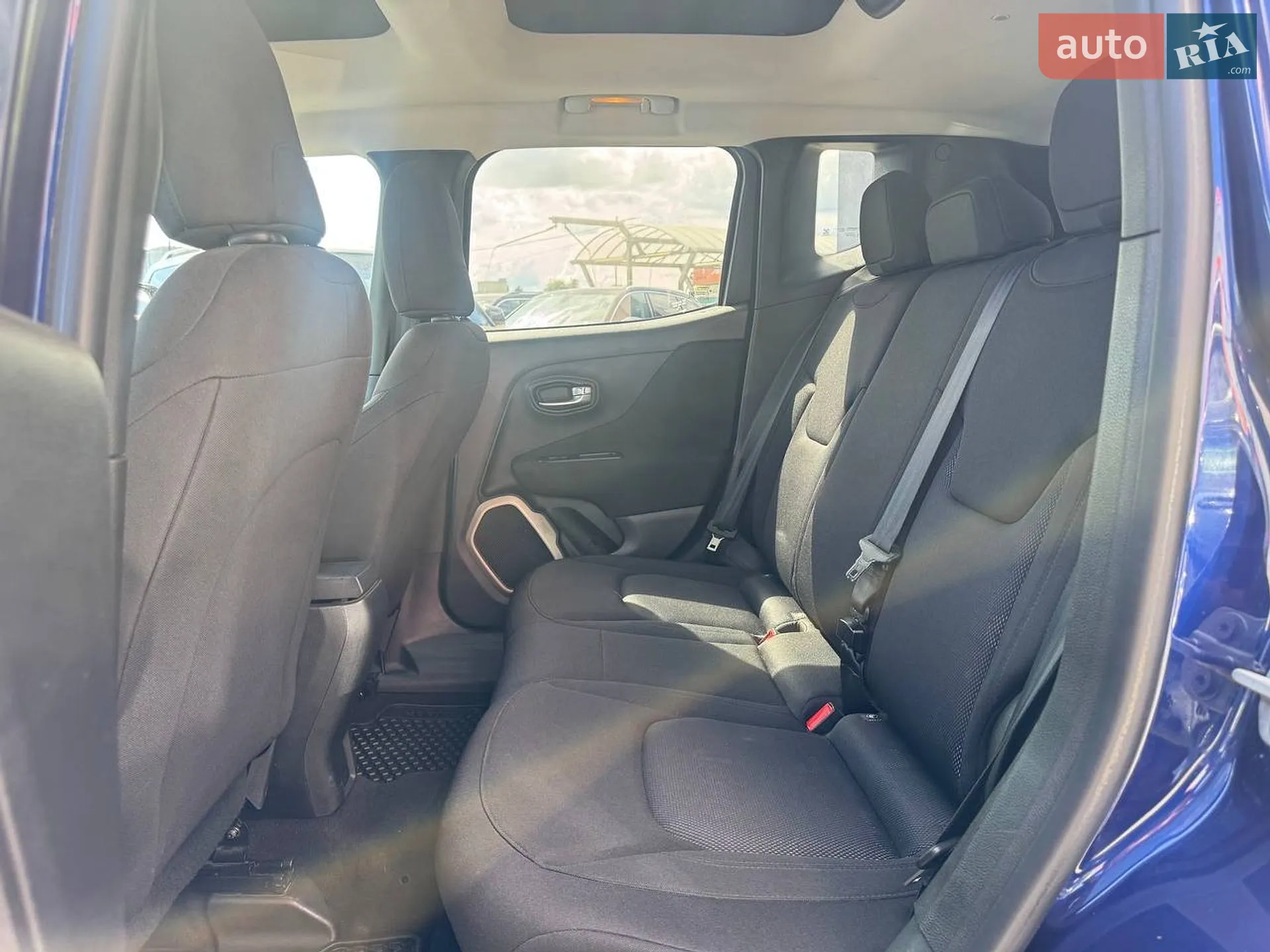 2016 Jeep Renegade - мініатюра 12