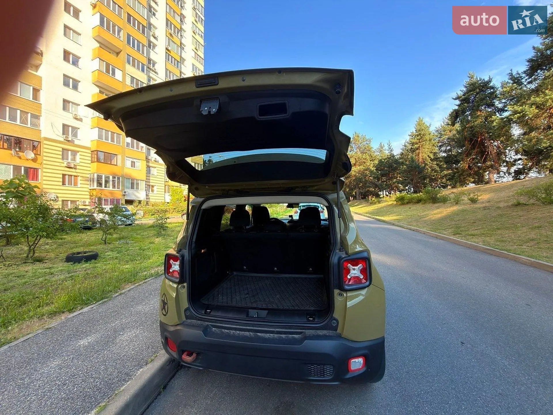2015 Jeep Renegade - мініатюра 4