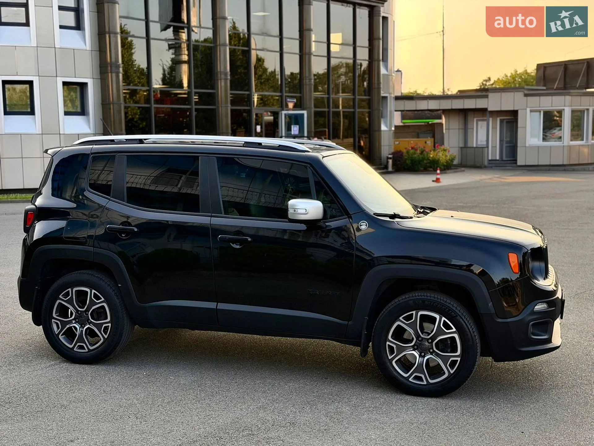 2016 Jeep Renegade - мініатюра 8