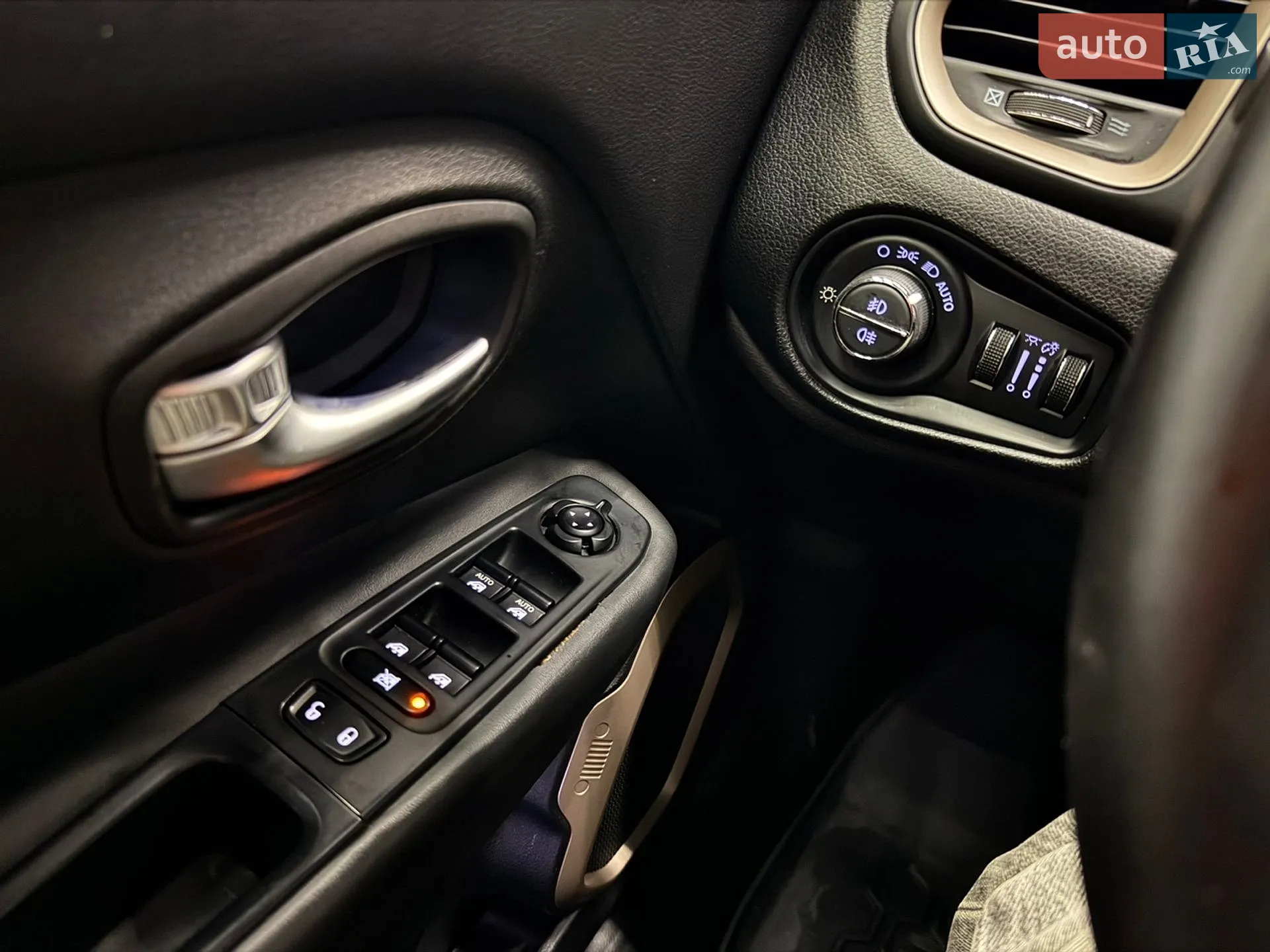 2016 Jeep Renegade - мініатюра 18