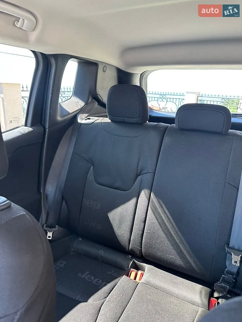 2016 Jeep Renegade - мініатюра 11