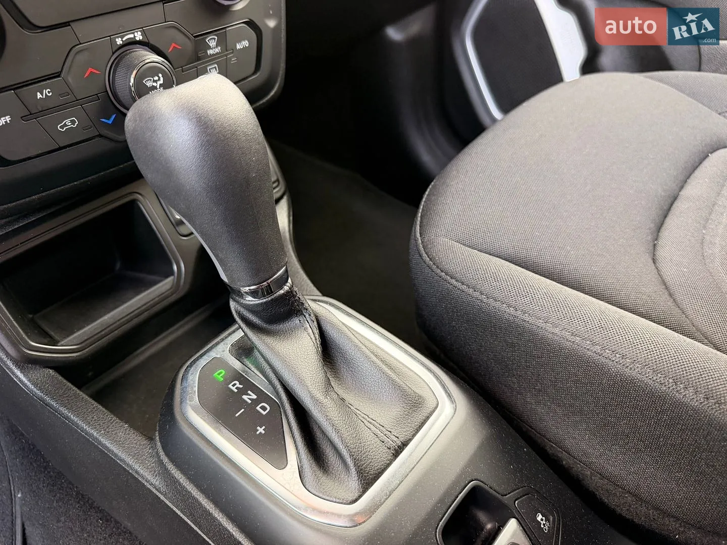 2018 Jeep Renegade - мініатюра 26