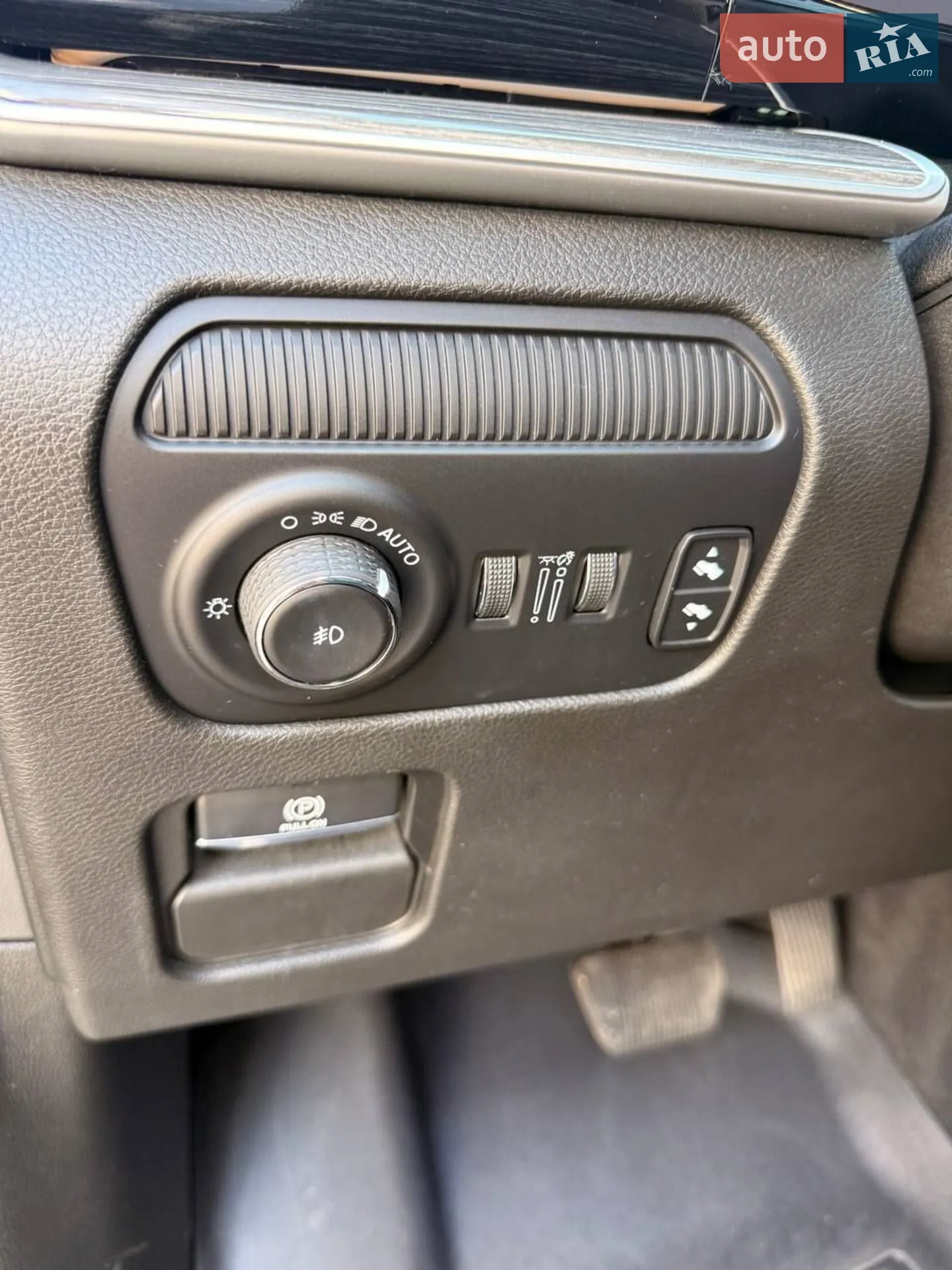 2022 Jeep Grand Wagoneer - мініатюра 43