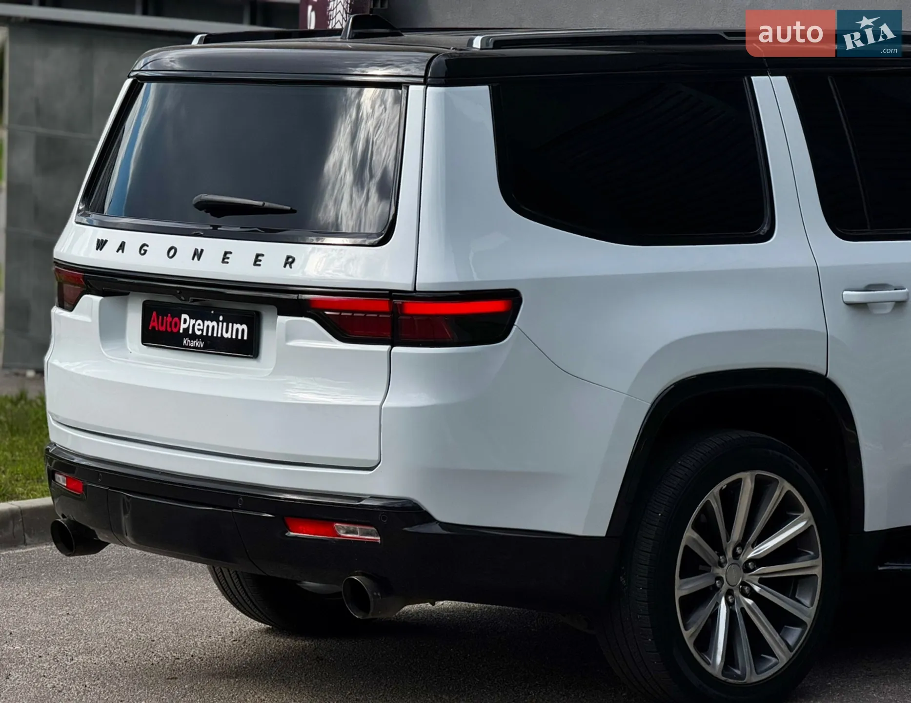 2022 Jeep Grand Wagoneer - мініатюра 10