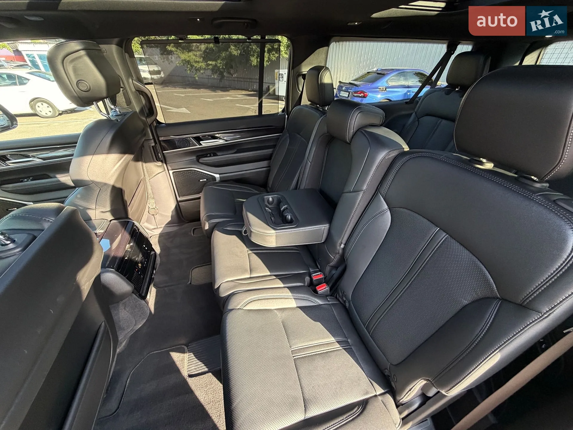 2023 Jeep Grand Wagoneer - мініатюра 50