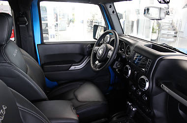 Внедорожник / Кроссовер Jeep Wrangler 2015 в Киеве