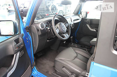 Внедорожник / Кроссовер Jeep Wrangler 2015 в Киеве