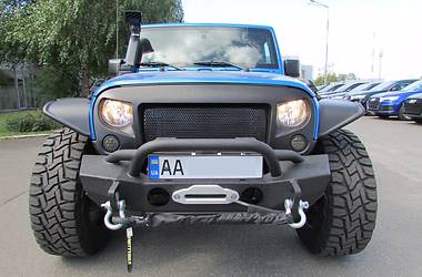 Внедорожник / Кроссовер Jeep Wrangler 2016 в Киеве