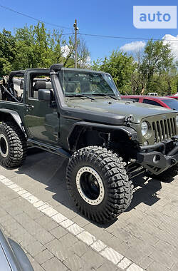 Позашляховик / Кросовер Jeep Wrangler 2015 в Червонограді
