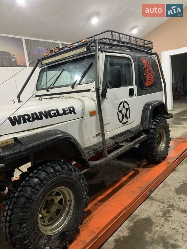 Позашляховик / Кросовер Jeep Wrangler 1992 в Іршаві