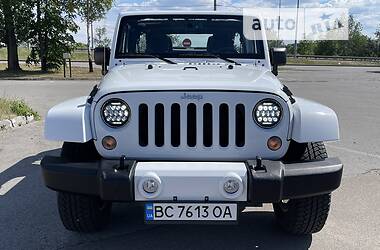 Внедорожник / Кроссовер Jeep Wrangler 2015 в Киеве