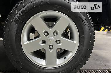 Внедорожник / Кроссовер Jeep Wrangler 2015 в 