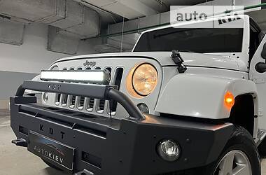 Внедорожник / Кроссовер Jeep Wrangler 2015 в 