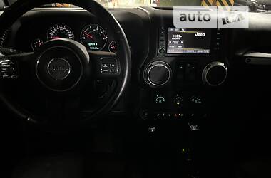 Внедорожник / Кроссовер Jeep Wrangler 2015 в 