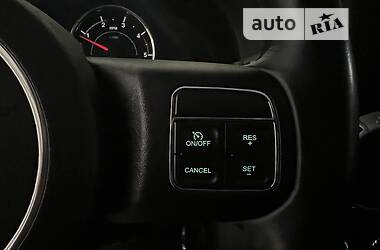Внедорожник / Кроссовер Jeep Wrangler 2015 в 
