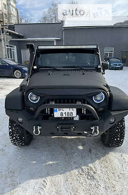 Внедорожник / Кроссовер Jeep Wrangler 2014 в Львове