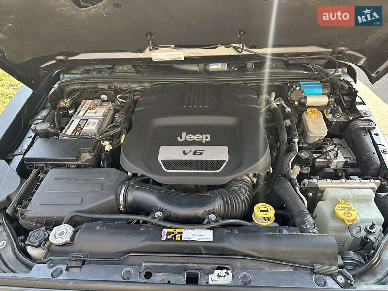 Позашляховик / Кросовер Jeep Wrangler 2016 в Полтаві