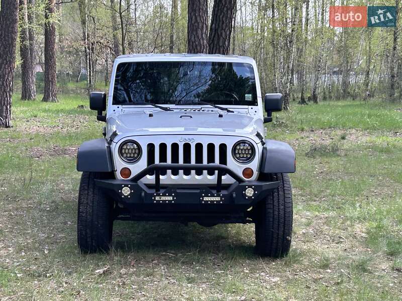Внедорожник / Кроссовер Jeep Wrangler 2008 в Киеве