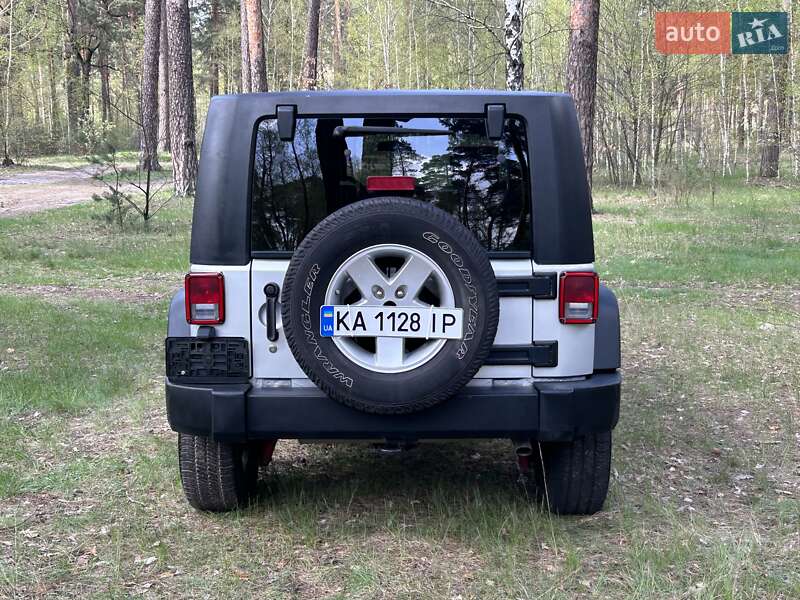 Внедорожник / Кроссовер Jeep Wrangler 2008 в Киеве
