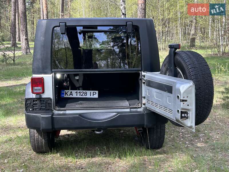 Внедорожник / Кроссовер Jeep Wrangler 2008 в Киеве