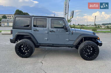 Внедорожник / Кроссовер Jeep Wrangler 2013 в Ивано-Франковске