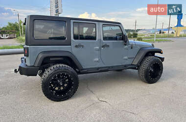 Внедорожник / Кроссовер Jeep Wrangler 2013 в Ивано-Франковске