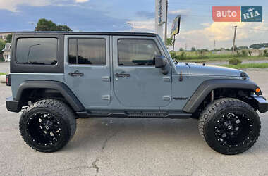 Внедорожник / Кроссовер Jeep Wrangler 2013 в Ивано-Франковске