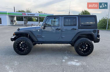 Внедорожник / Кроссовер Jeep Wrangler 2013 в Ивано-Франковске