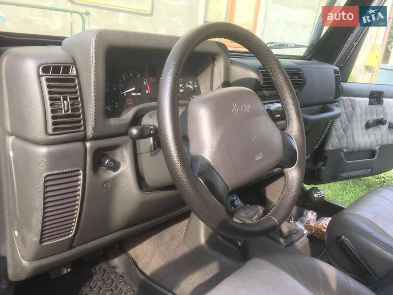 Внедорожник / Кроссовер Jeep Wrangler 2000 в Луцке