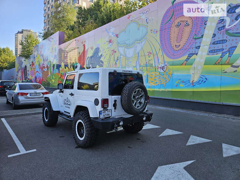 Внедорожник / Кроссовер Jeep Wrangler 2012 в Киеве