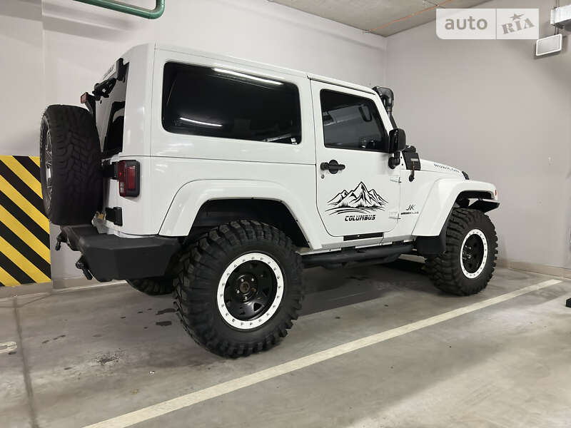 Внедорожник / Кроссовер Jeep Wrangler 2012 в Киеве