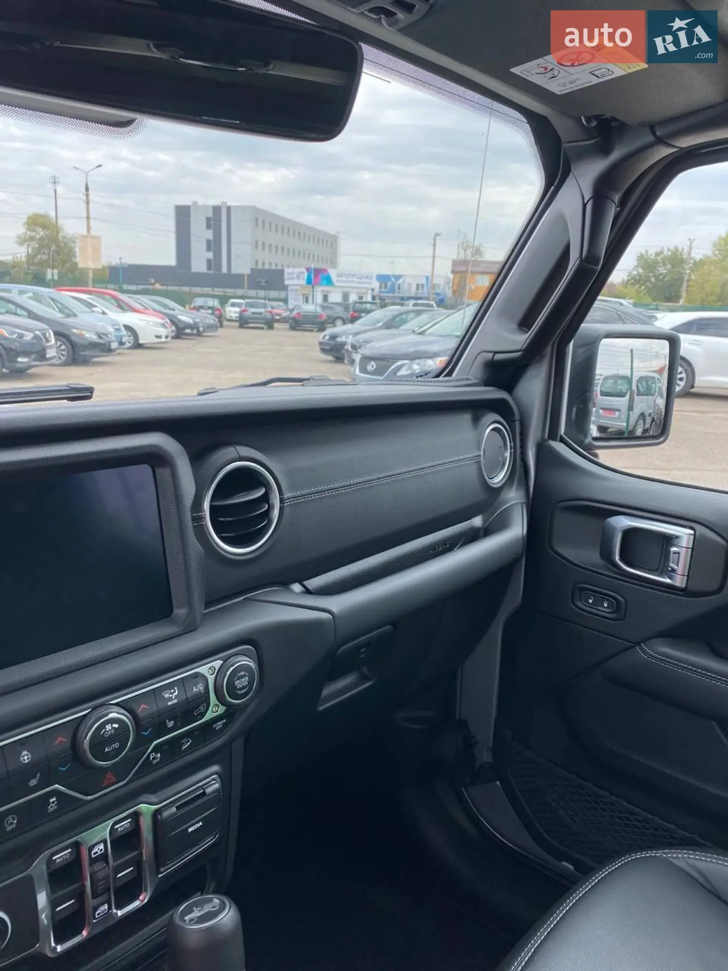 2019 Jeep Wrangler - мініатюра 33