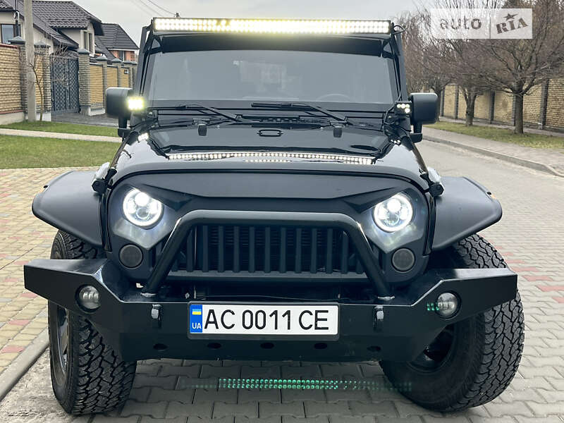 Внедорожник / Кроссовер Jeep Wrangler 2017 в Луцке