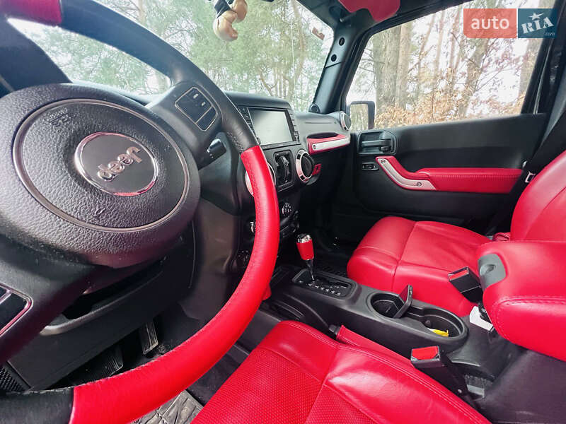 Внедорожник / Кроссовер Jeep Wrangler 2011 в Трускавце