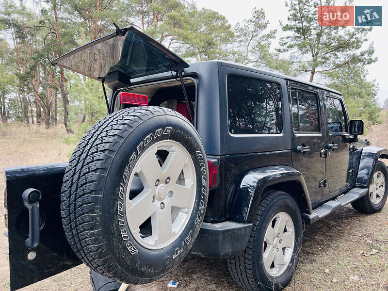 Внедорожник / Кроссовер Jeep Wrangler 2011 в Трускавце