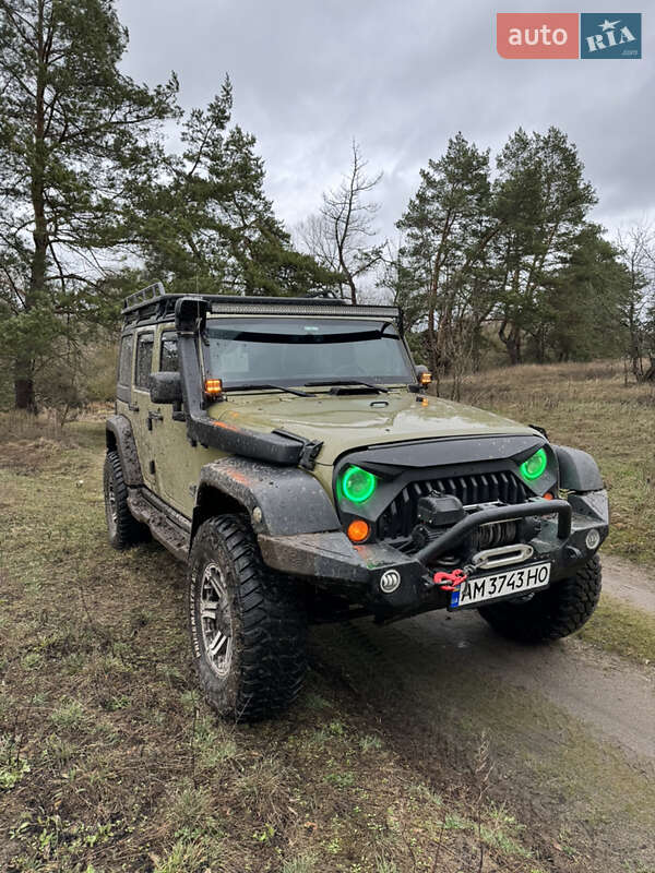 Позашляховик / Кросовер Jeep Wrangler 2012 в Житомирі