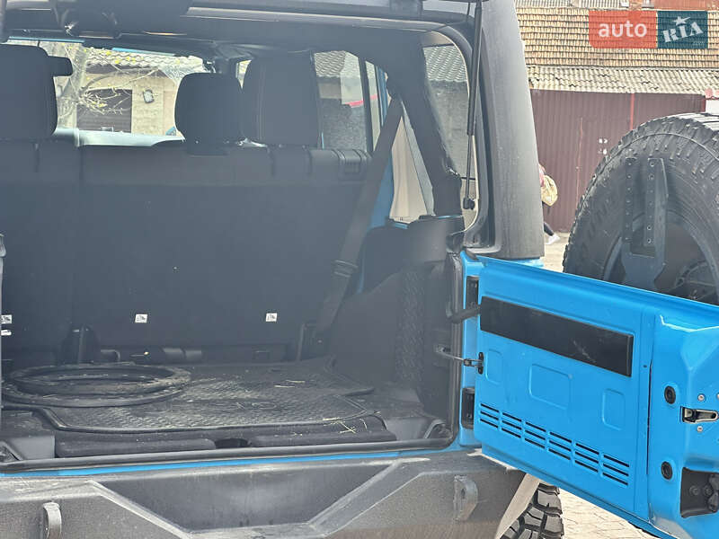 Внедорожник / Кроссовер Jeep Wrangler 2018 в Одессе фото 28 Внедорожник / Кроссовер Jeep Wrangler 2018 в Одессе