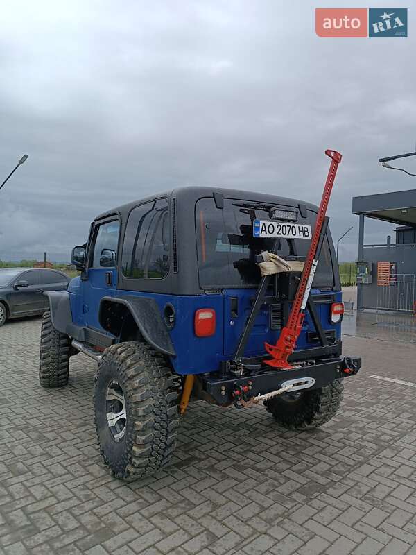 Внедорожник / Кроссовер Jeep Wrangler 2005 в Тячеве