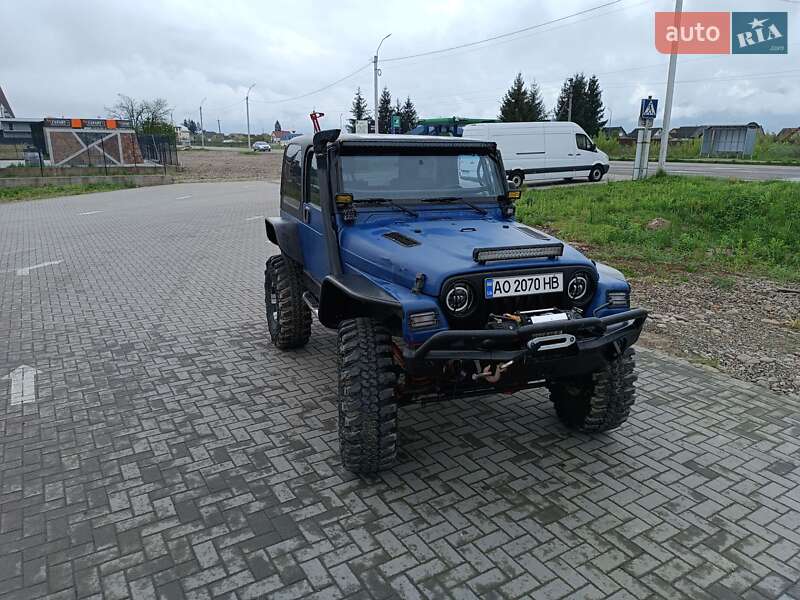 Внедорожник / Кроссовер Jeep Wrangler 2005 в Тячеве