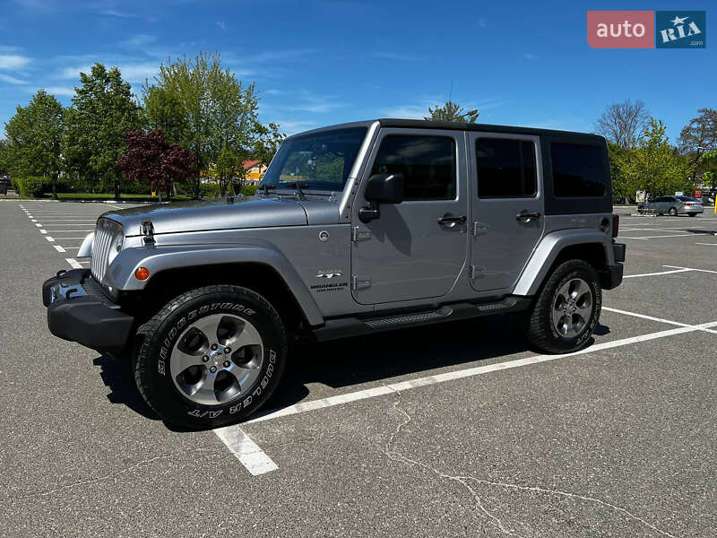 Внедорожник / Кроссовер Jeep Wrangler 2016 в Киеве