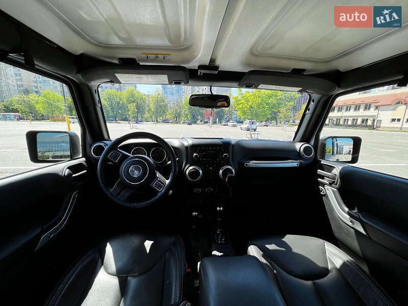 Внедорожник / Кроссовер Jeep Wrangler 2016 в Киеве